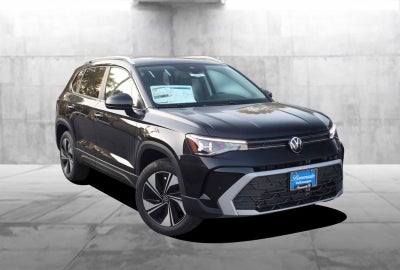 2025 Volkswagen Taos SE 4MOTION