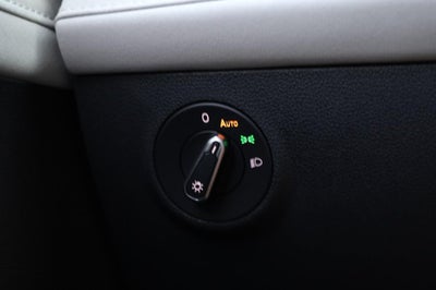 2025 Volkswagen Taos SE 4MOTION