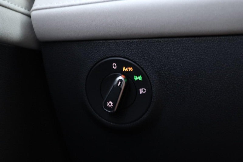 2025 Volkswagen Taos SE 4MOTION