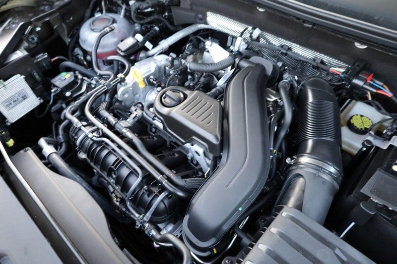 2025 Volkswagen Taos SE 4MOTION