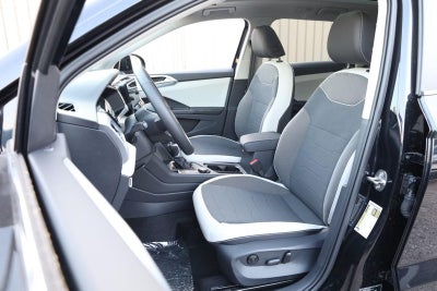 2025 Volkswagen Taos SE 4MOTION