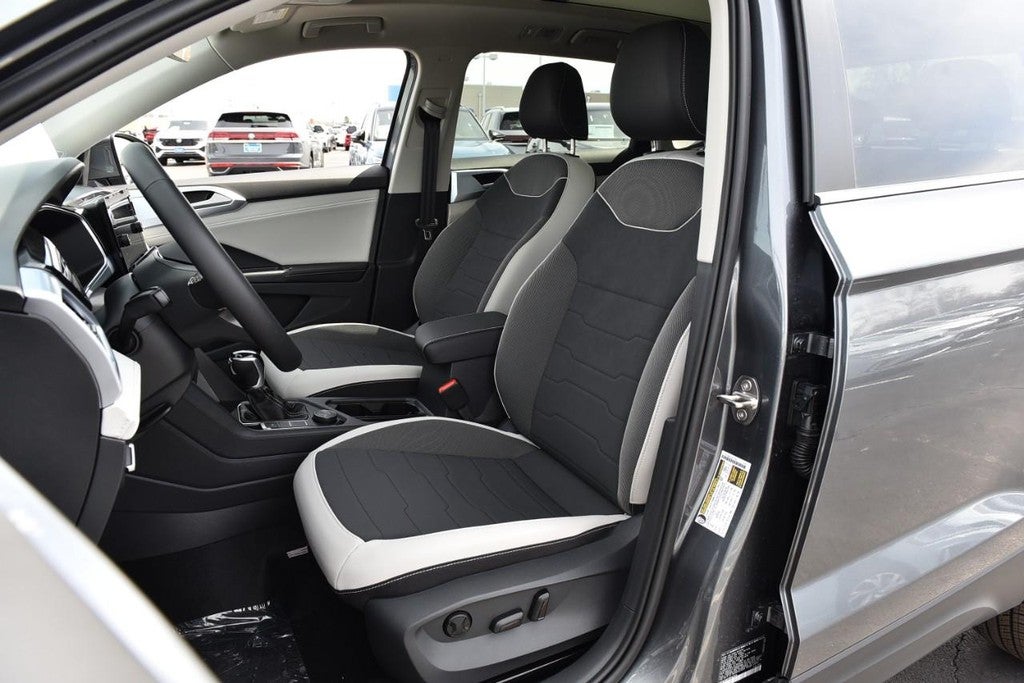 2026 Volkswagen Taos SE 4MOTION