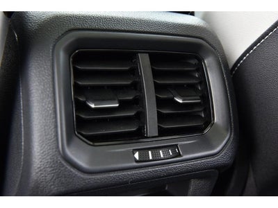 2026 Volkswagen Taos SE 4MOTION