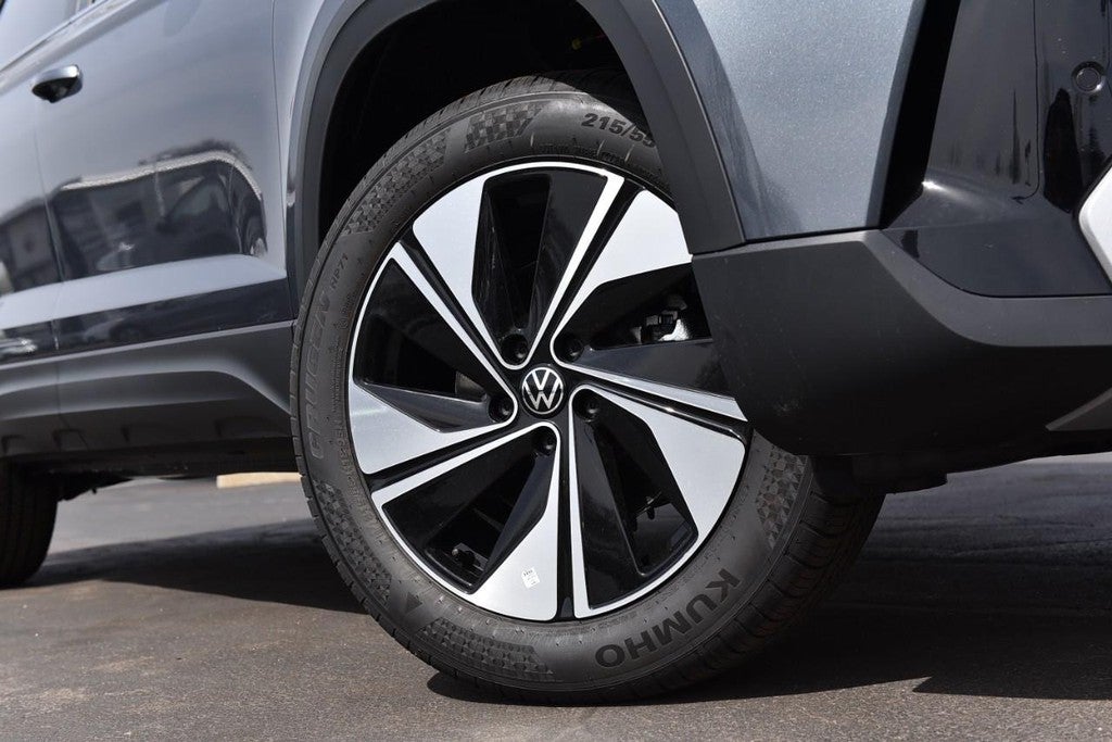 2026 Volkswagen Taos SE 4MOTION