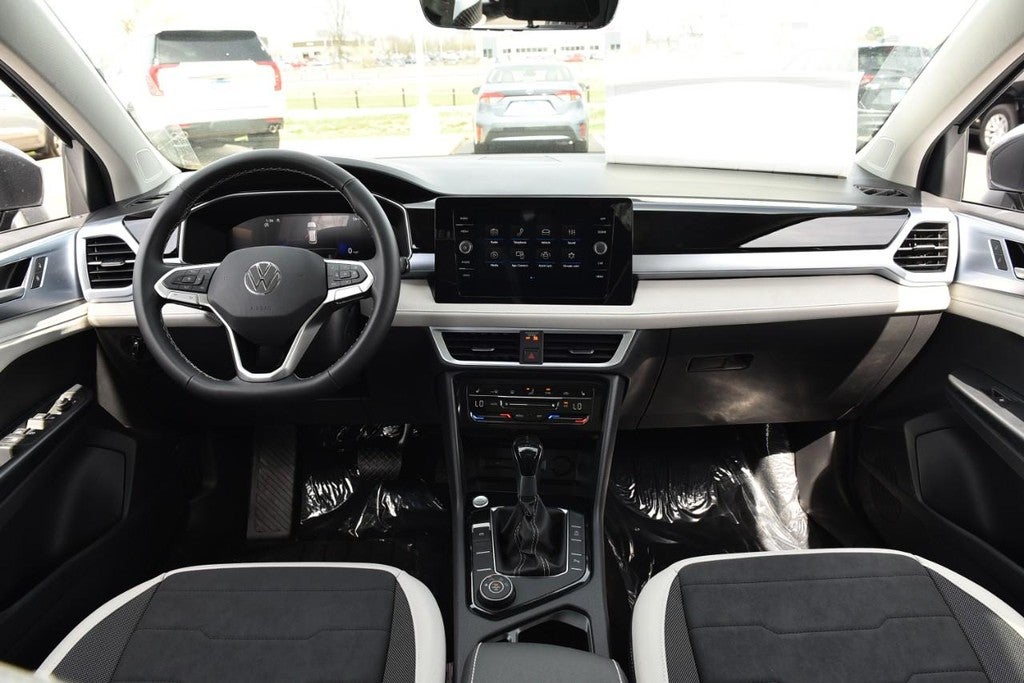 2026 Volkswagen Taos SE 4MOTION