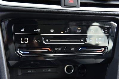 2025 Volkswagen Taos SE 4MOTION