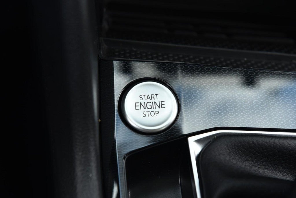 2025 Volkswagen Taos SE 4MOTION