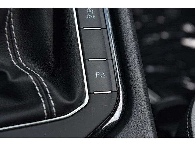 2025 Volkswagen Taos SE 4MOTION