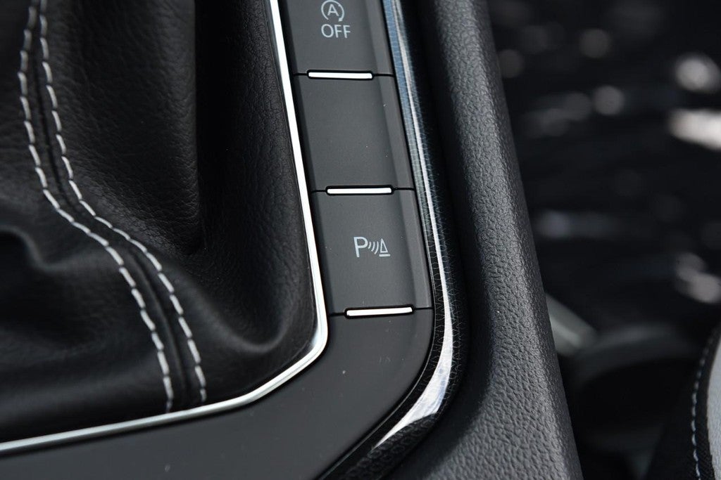 2025 Volkswagen Taos SE 4MOTION