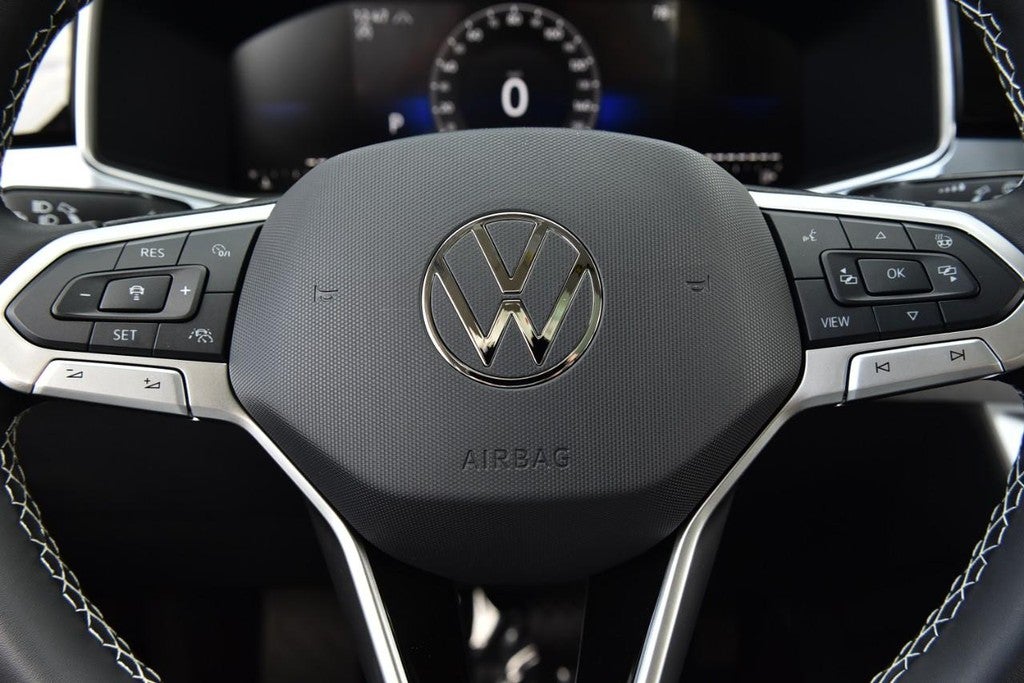 2025 Volkswagen Taos SE 4MOTION