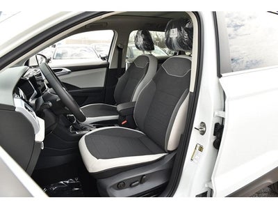 2025 Volkswagen Taos SE 4MOTION