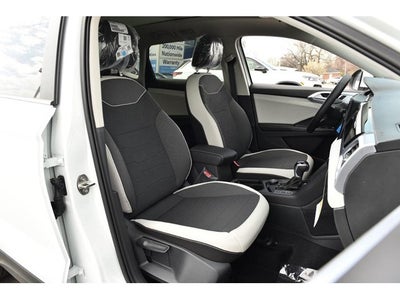 2025 Volkswagen Taos SE 4MOTION