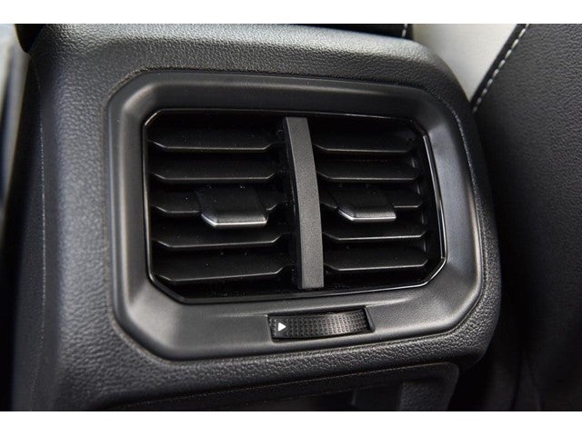 2025 Volkswagen Taos SE 4MOTION