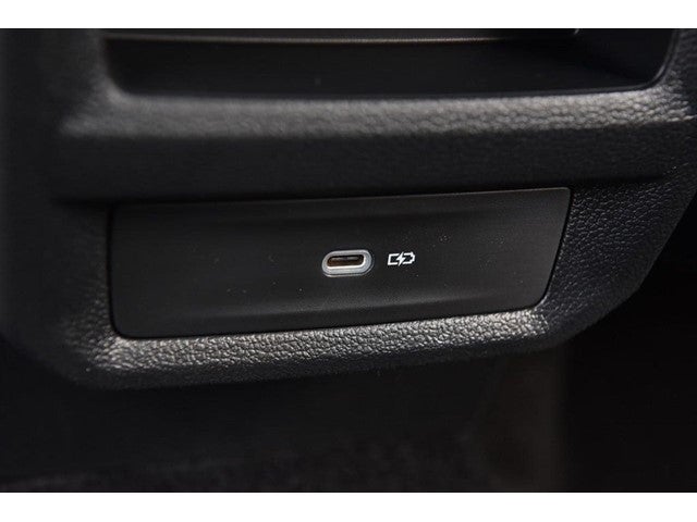 2025 Volkswagen Taos SE 4MOTION