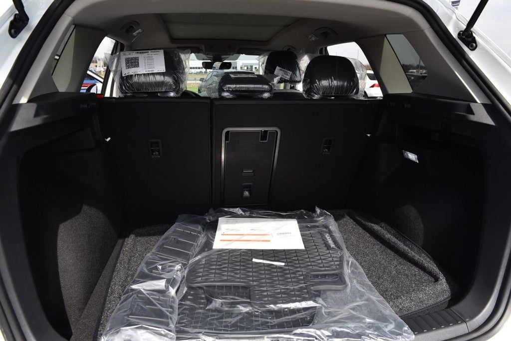 2025 Volkswagen Taos SE 4MOTION