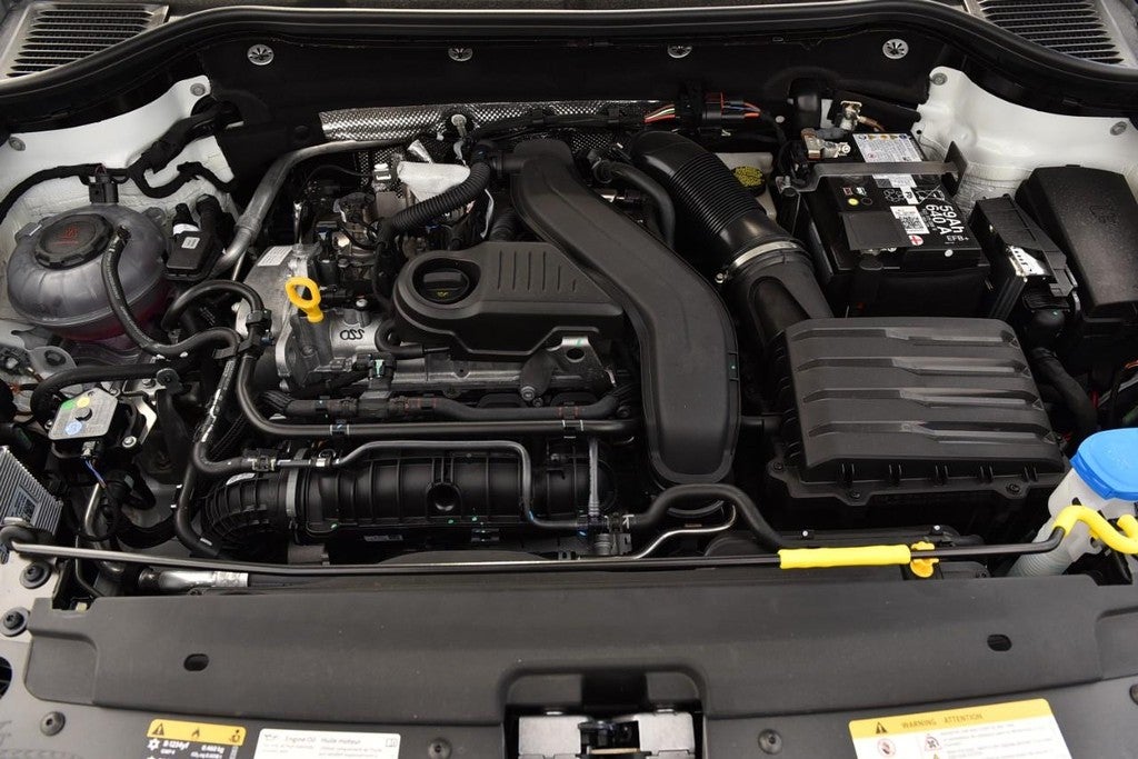 2025 Volkswagen Taos SE 4MOTION