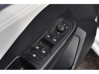 2025 Volkswagen Taos SE 4MOTION