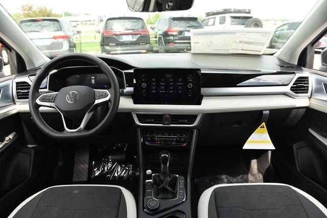 2026 Volkswagen Taos 1.5T SE