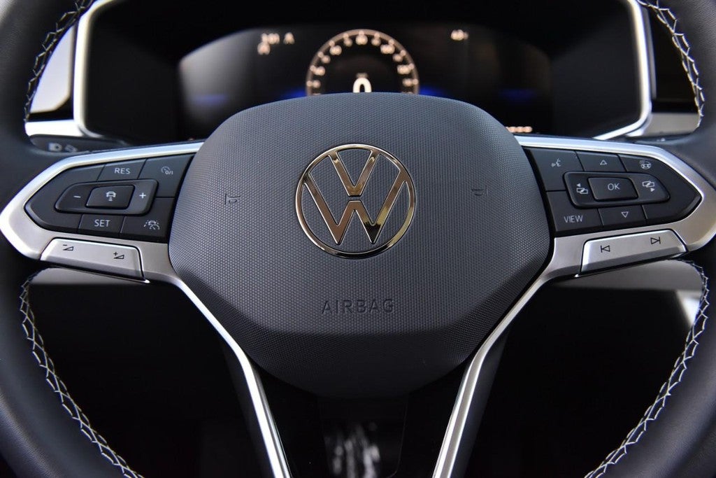 2025 Volkswagen Taos SE 4MOTION