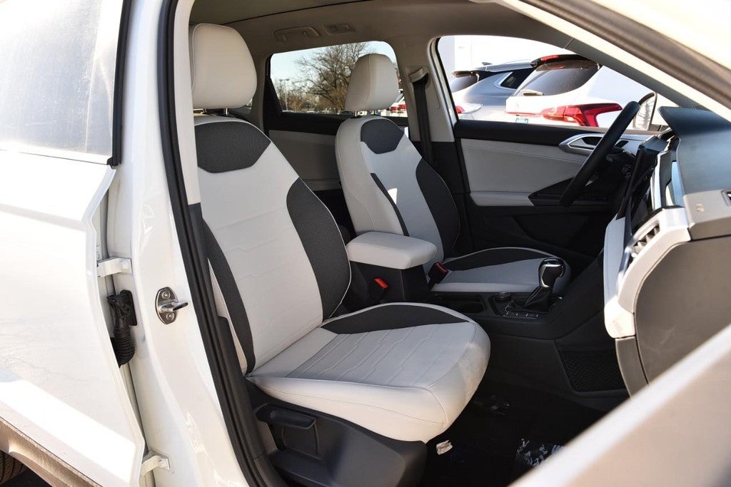 2025 Volkswagen Taos SE 4MOTION