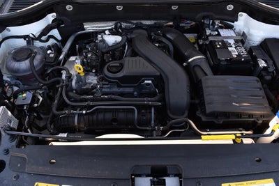 2025 Volkswagen Taos SE 4MOTION