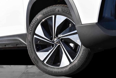 2025 Volkswagen Taos SE 4MOTION