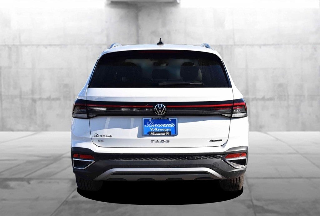 2025 Volkswagen Taos SE 4MOTION