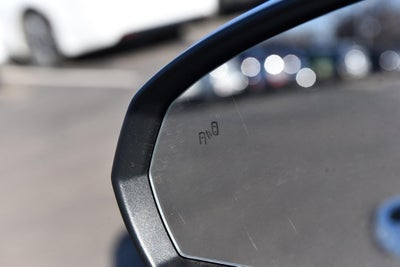 2025 Volkswagen Taos SE 4MOTION