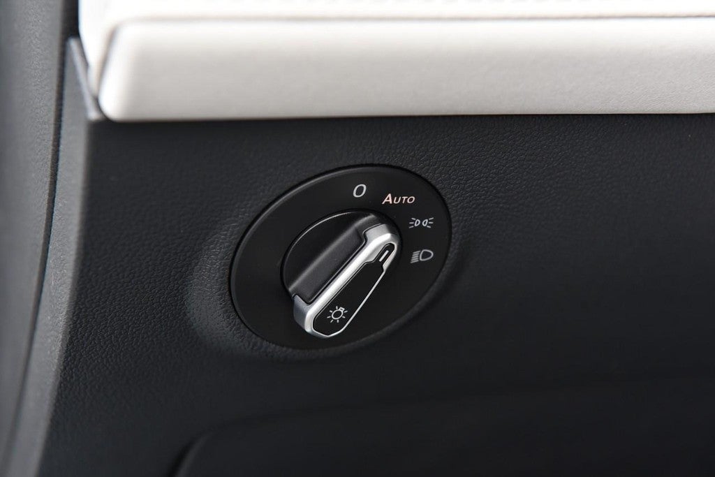 2025 Volkswagen Taos SE 4MOTION