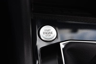 2025 Volkswagen Taos SE 4MOTION