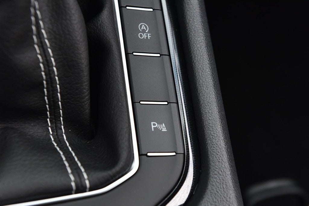 2025 Volkswagen Taos SE 4MOTION