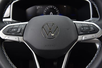 2025 Volkswagen Taos SE 4MOTION