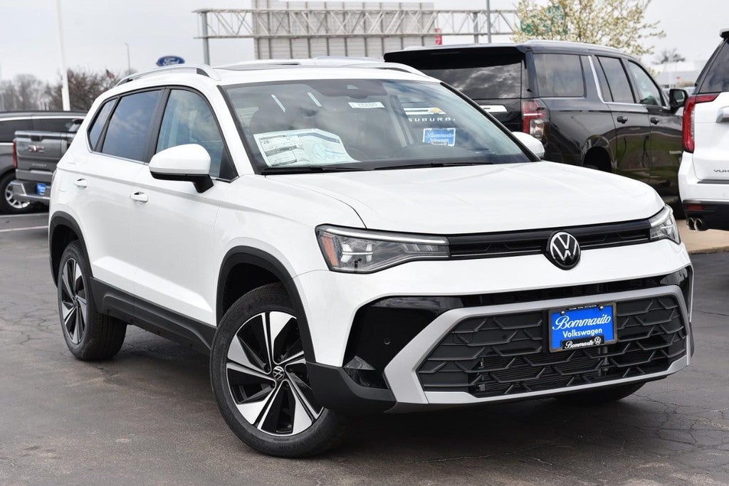 2025 Volkswagen Taos SE 4MOTION