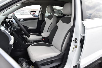 2025 Volkswagen Taos SE 4MOTION