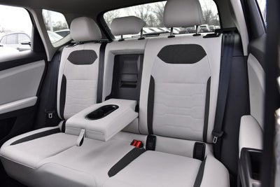 2025 Volkswagen Taos SE 4MOTION