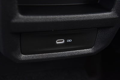 2025 Volkswagen Taos SE 4MOTION