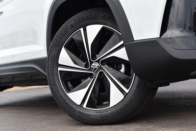 2025 Volkswagen Taos SE 4MOTION