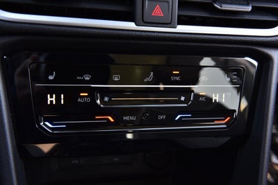 2025 Volkswagen Taos SE 4MOTION