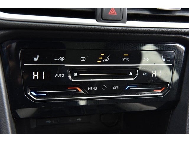 2025 Volkswagen Taos SE