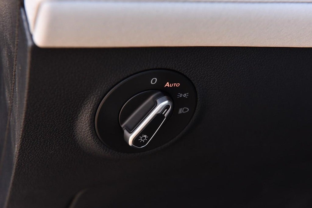 2025 Volkswagen Taos SE 4MOTION