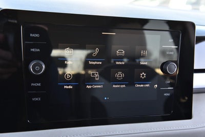 2025 Volkswagen Taos SE 4MOTION