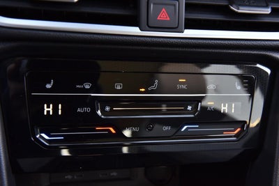 2025 Volkswagen Taos SE 4MOTION