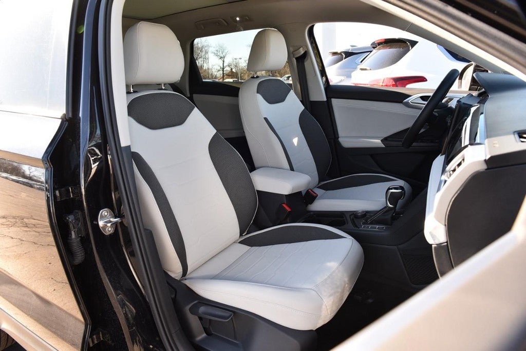 2025 Volkswagen Taos SE 4MOTION