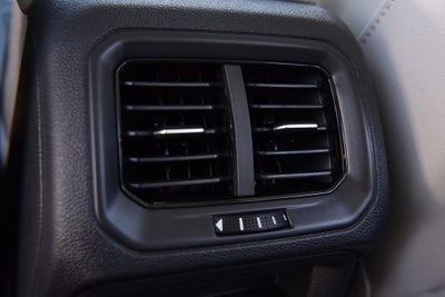 2025 Volkswagen Taos SE 4MOTION