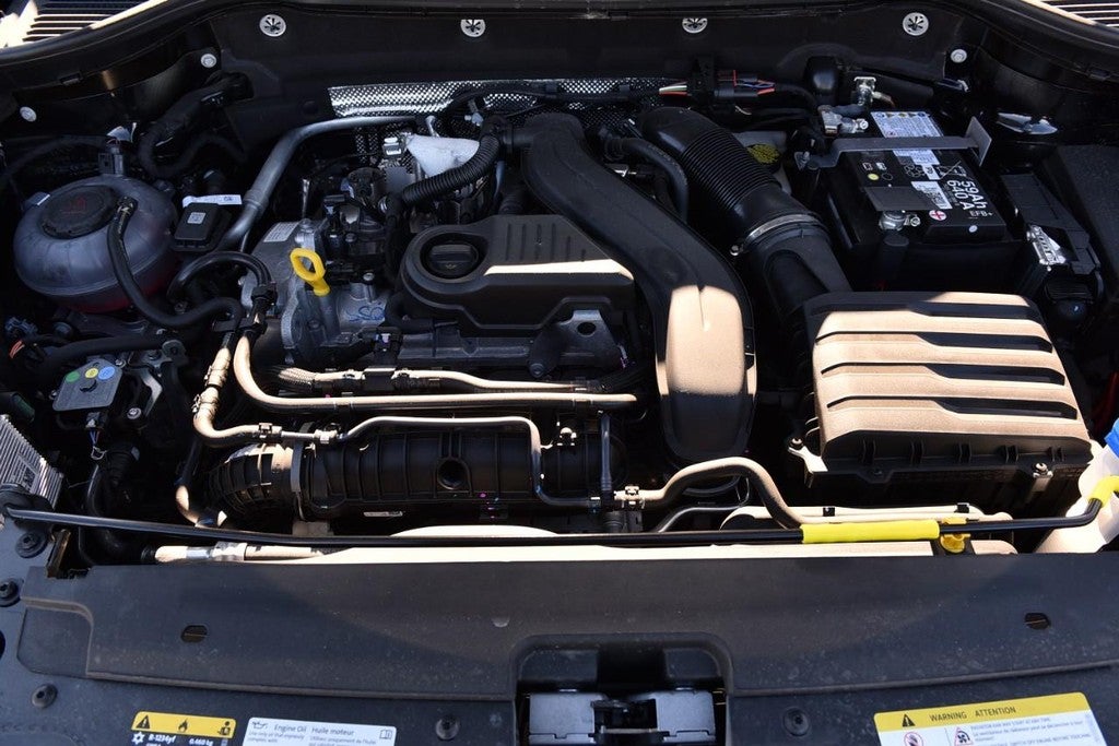 2025 Volkswagen Taos SE 4MOTION