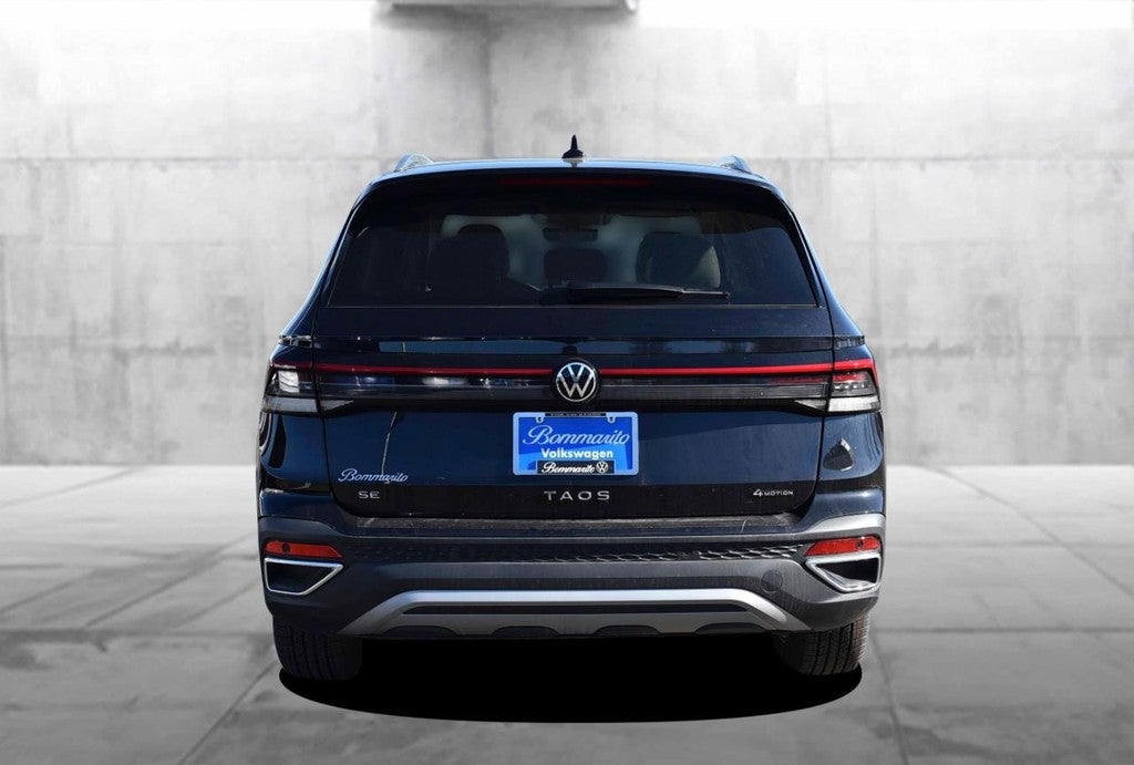 2025 Volkswagen Taos SE 4MOTION