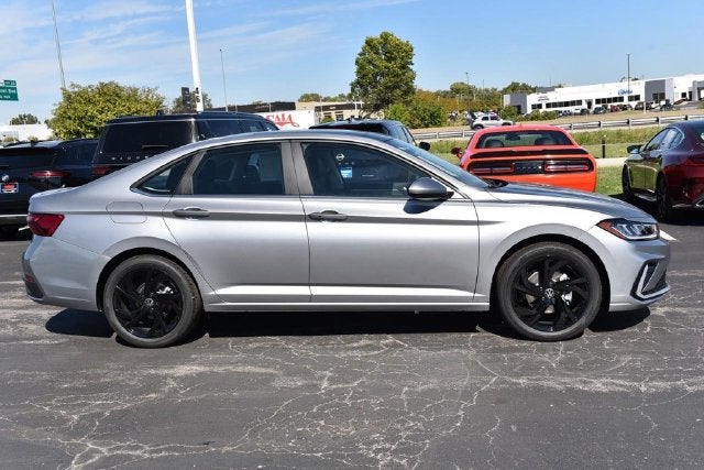 2027 Volkswagen Jetta SE FWD