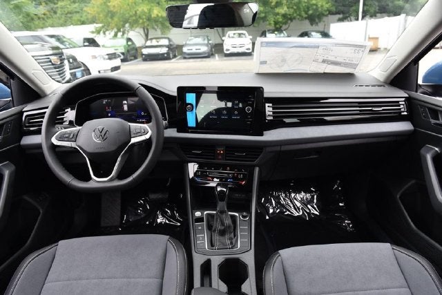 2027 Volkswagen Jetta SE FWD