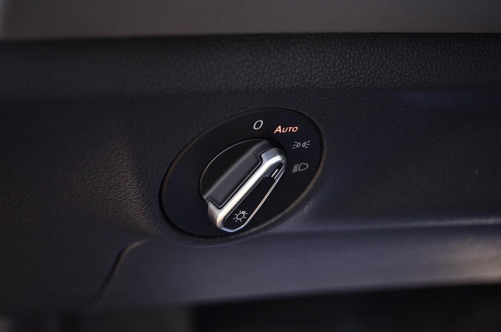 2025 Volkswagen Jetta SE Auto