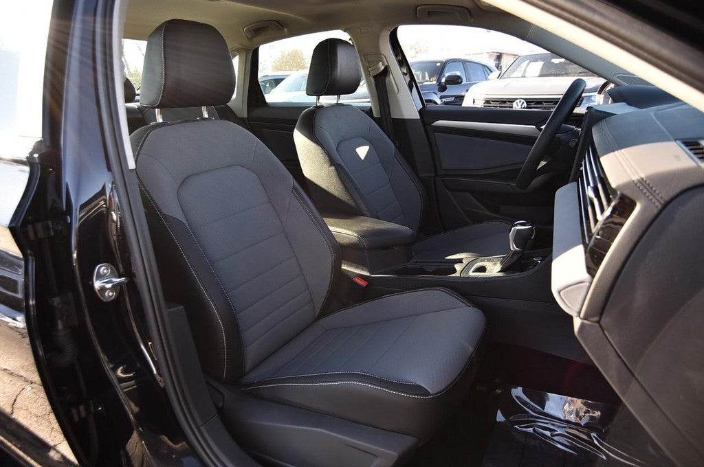 2025 Volkswagen Jetta SE Auto